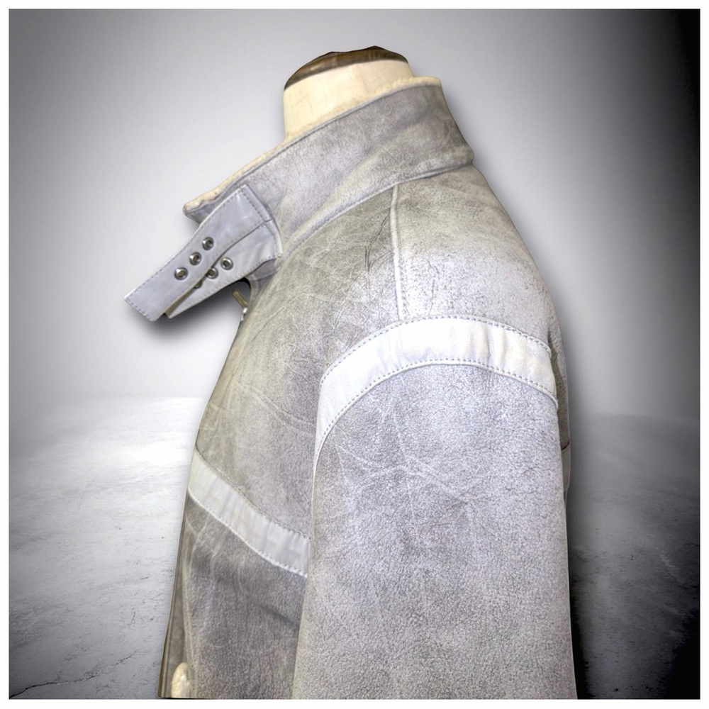 Versace Jeans Couture Distressed Shearling Jacket – Gray | Vintage Luxury - Picture 11 of 16